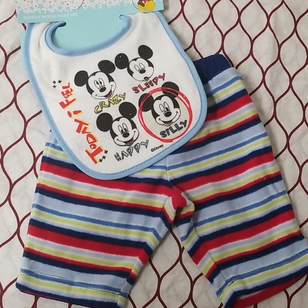 Baby girl Bib and pants set